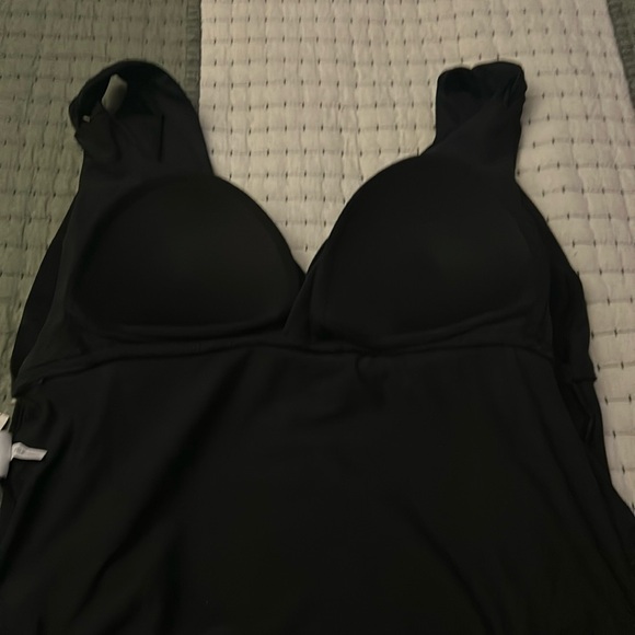 Time and Tru Women's and Women’s Plus Plunge V Neck One Piece Swimsuit - Picture 9 of 12